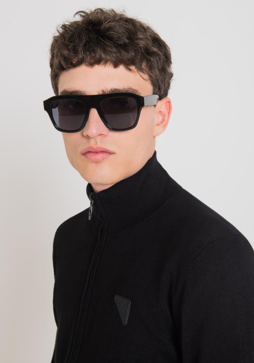 Antony Morato erkekler siyah Logo yamalı, traşlanmış streç viskon iplikten, fermuarlı, yüksek yaka kazak Giyim 28JN295